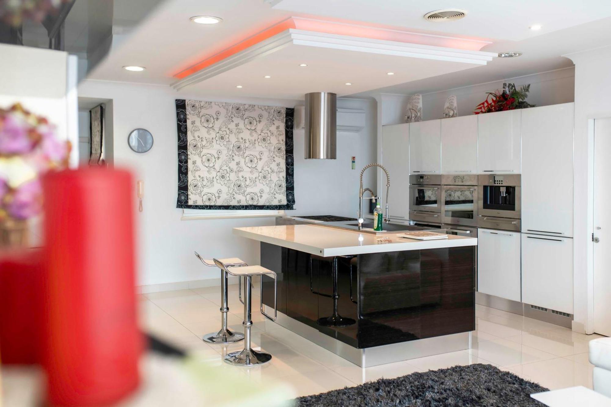 Oceanfront 3Br Penthouse Luxury & Views In Sliema Apartment Exterior photo